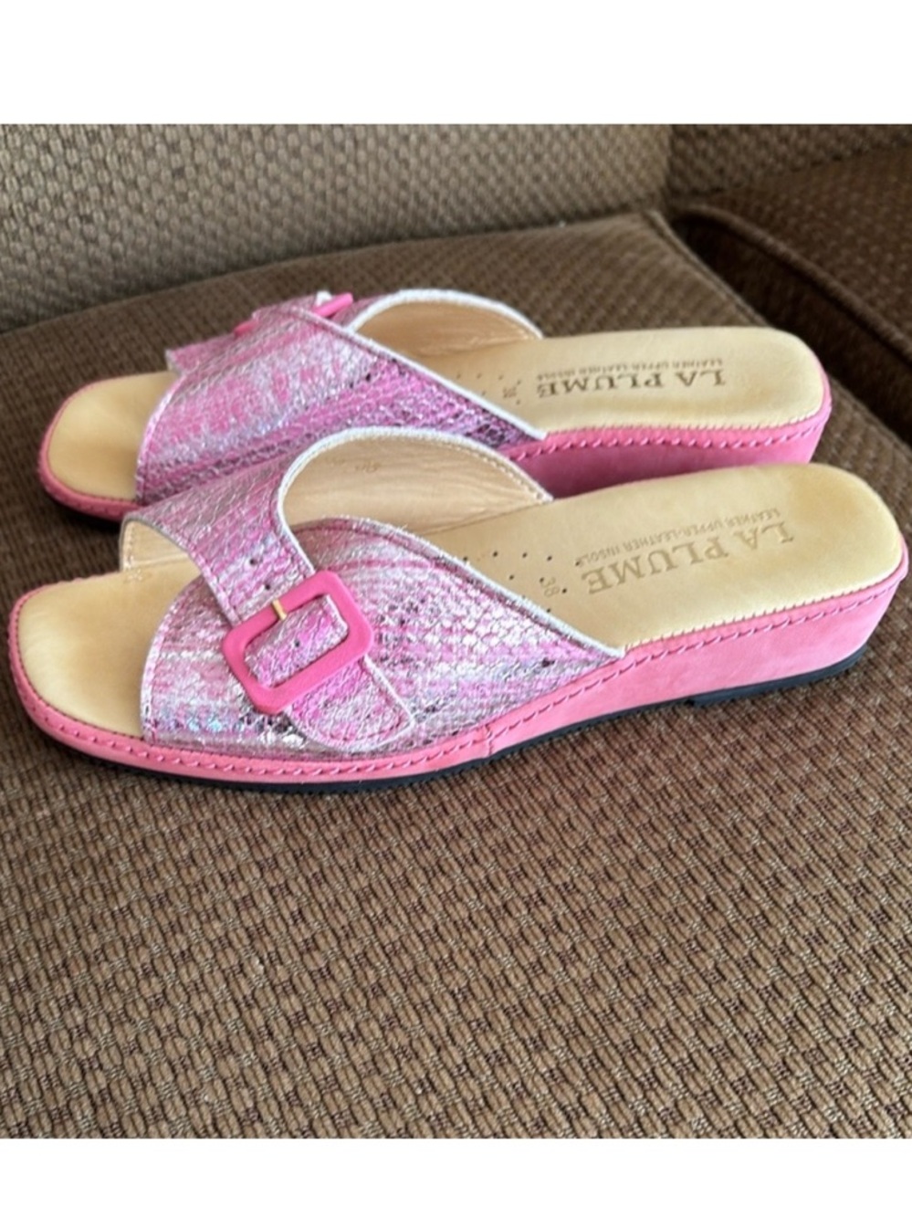 La Plume Pink Leather metallic slide sandals. Euro 38 US 7.5